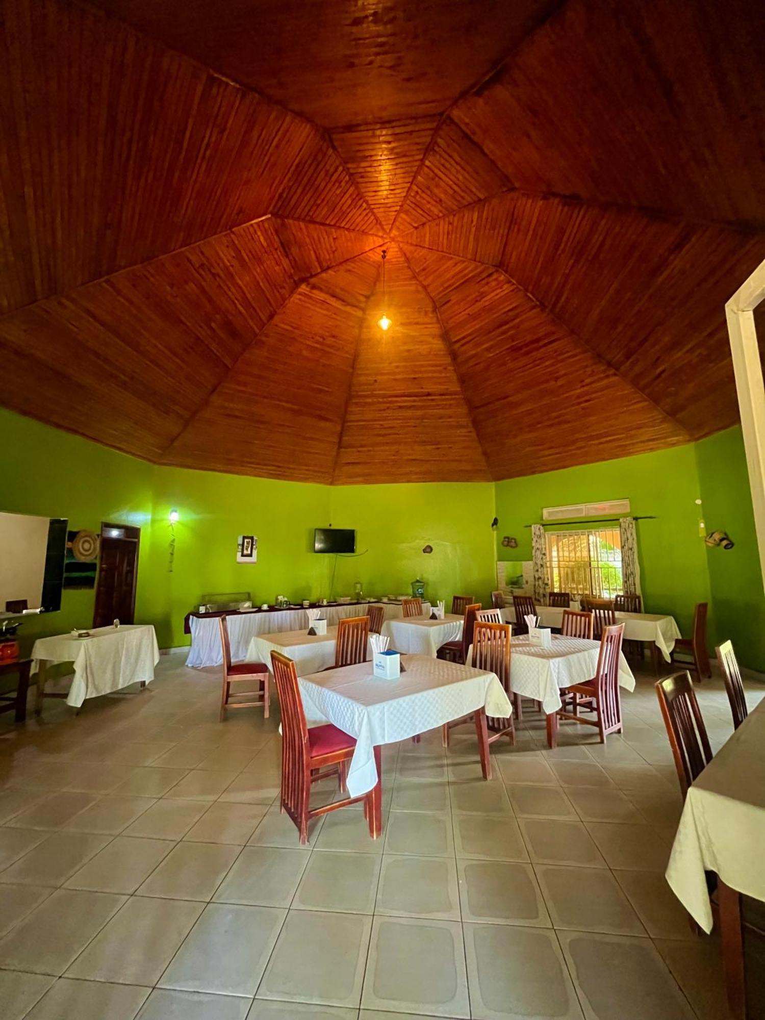 Lavic Country Resort Adjumani Exterior photo