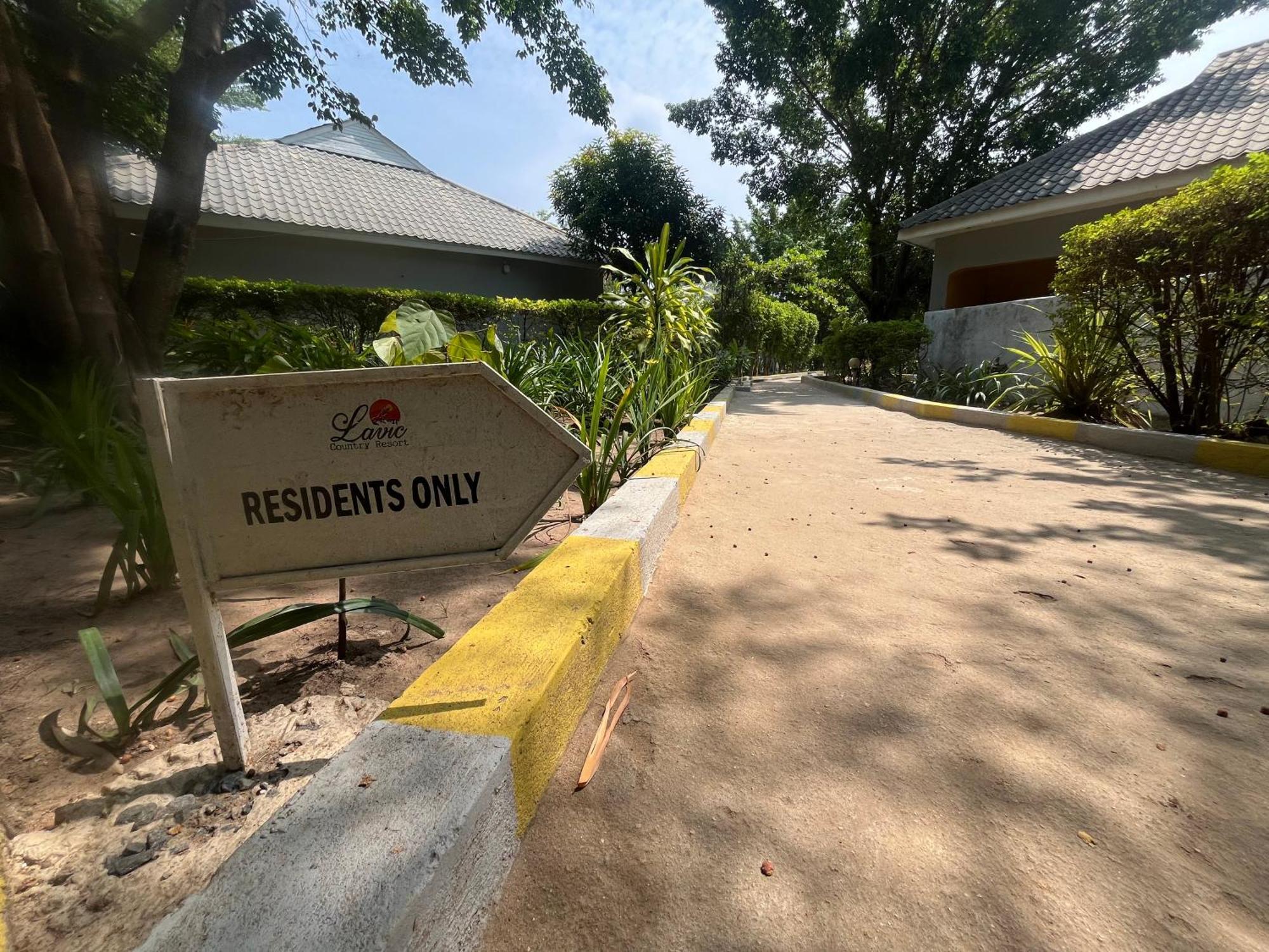 Lavic Country Resort Adjumani Exterior photo